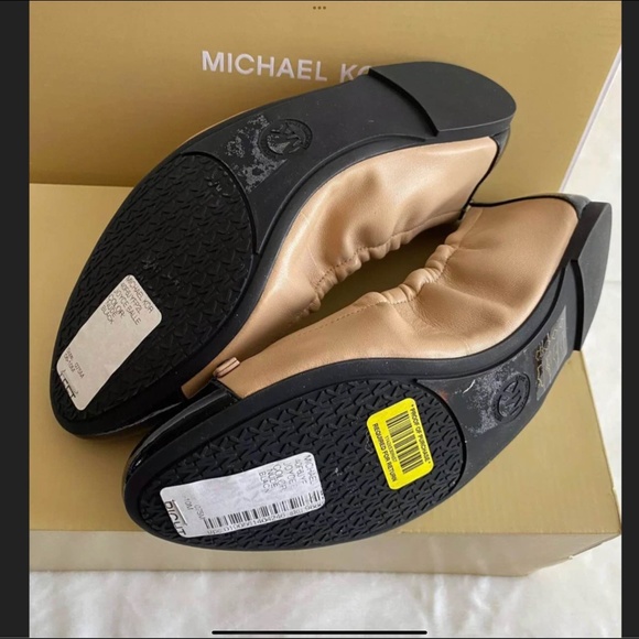 Michael Kors Black & Tan Flats - Picture 3 of 4